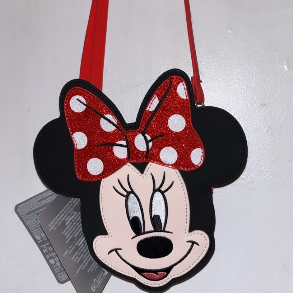 Brand new minnie mouse disney bag, bought at disneyland and never used!